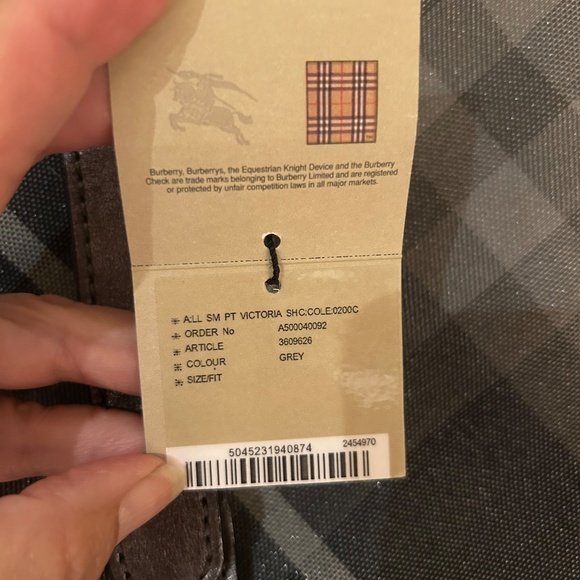 Burberry Tote - Picture 5 of 7